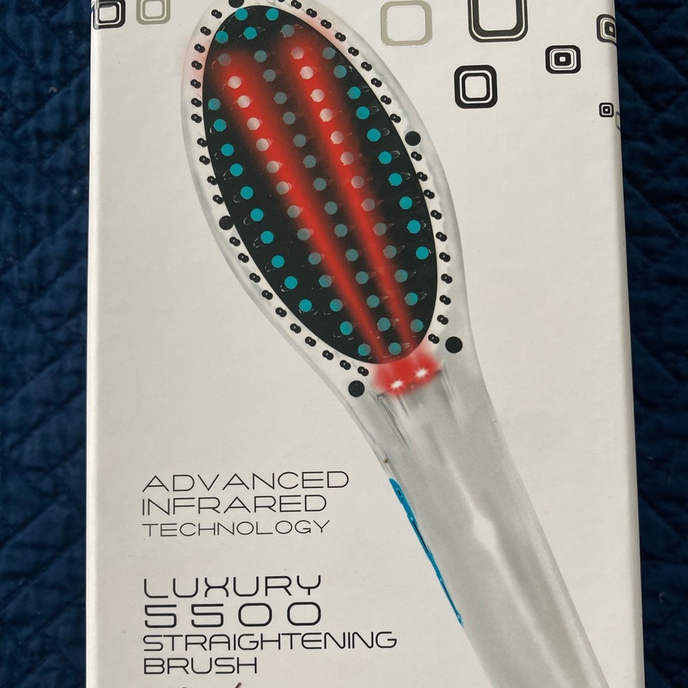 BNIB-Straightening Brush
ProCabello -Luxury S 500